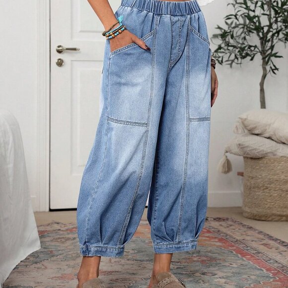 Light Wash Casual Women's Pocketed Relaxed Flared Jeans - Picture 6 of 7